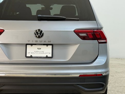 Used 2024 Volkswagen Tiguan SE image 23