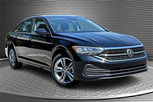 Used 2024 Volkswagen Jetta SE image 3