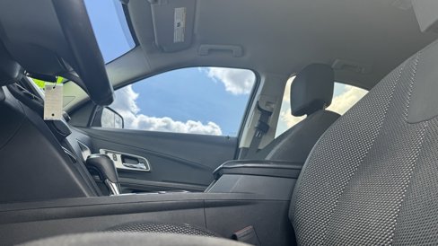 Used 2017 Chevrolet Equinox LT w/ Convenience Package image 12