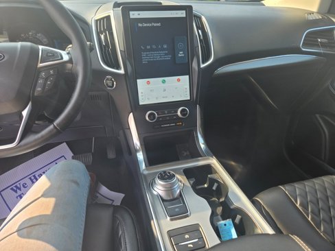 Used 2024 Ford Edge Titanium image 9