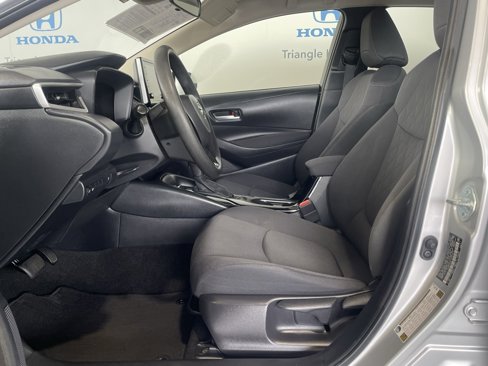 Used 2021 Toyota Corolla LE image 9