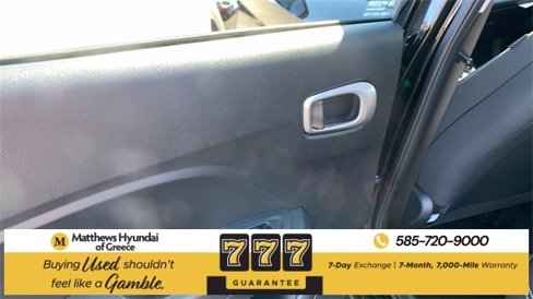 Used 2025 Hyundai Venue SEL image 20