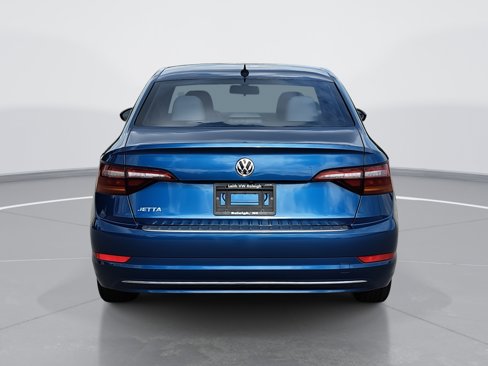 Used 2019 Volkswagen Jetta SE w/ Cold Weather Package image 4