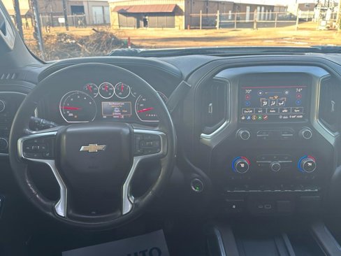 Used 2020 Chevrolet Silverado 2500 LTZ w/ LTZ Convenience Package image 16