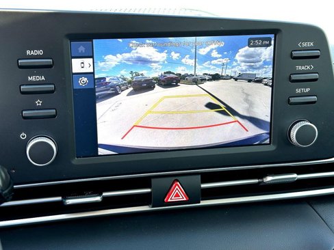 New 2025 Hyundai Elantra SE image 21