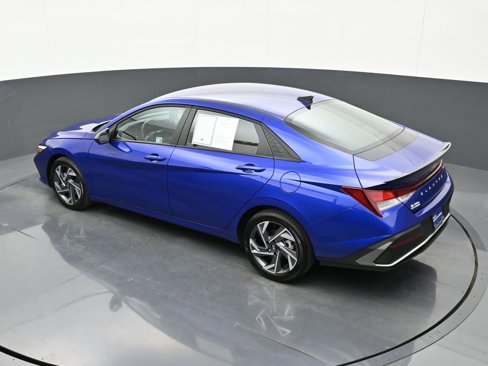 Certified 2025 Hyundai Elantra Sport image 32