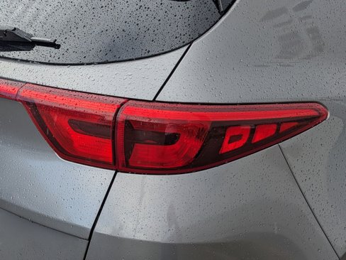 Used 2017 Kia Sportage LX image 12