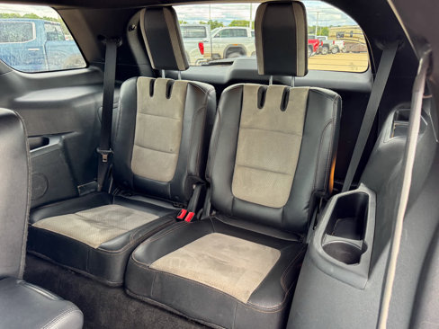 Used 2017 Ford Explorer XLT w/ XLT Technology Feature Bundle image 10
