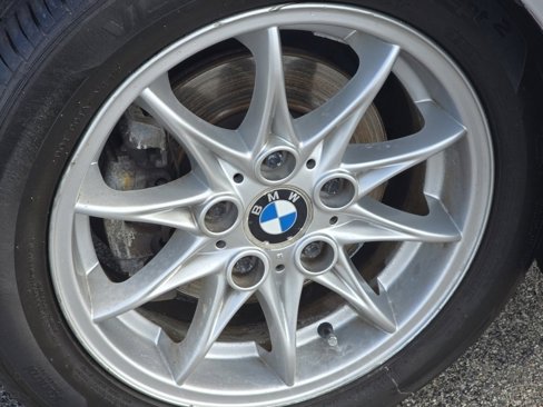 Used 2004 BMW Z4 2.5i image 16