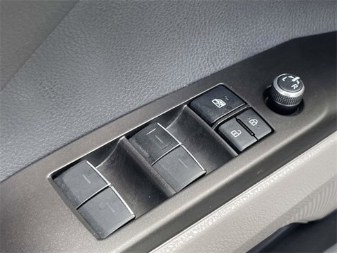 Used 2021 Toyota Camry XSE image 10