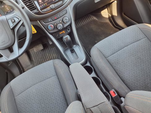 Used 2020 Chevrolet Trax LS image 9