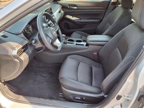 Used 2024 Nissan Altima 2.5 SV image 17