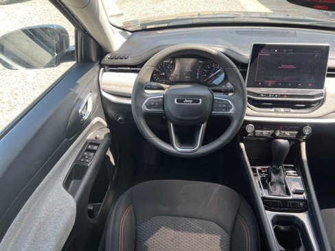 Used 2022 Jeep Compass Sport image 11
