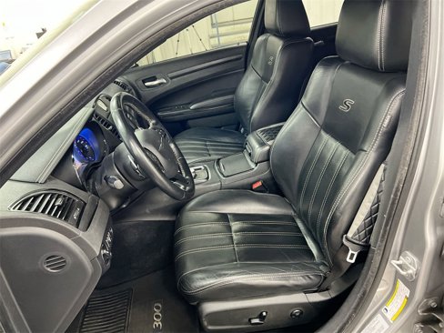 Used 2015 Chrysler 300 S image 18