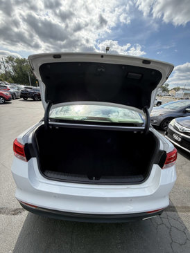 Used 2018 Kia Optima LX w/ 17" Alloy Wheels Package image 15