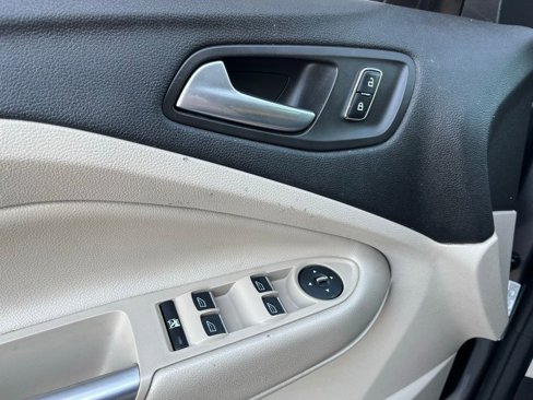 Used 2013 Ford C-MAX SE image 25