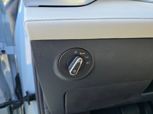 New 2025 Volkswagen Taos SE image 27