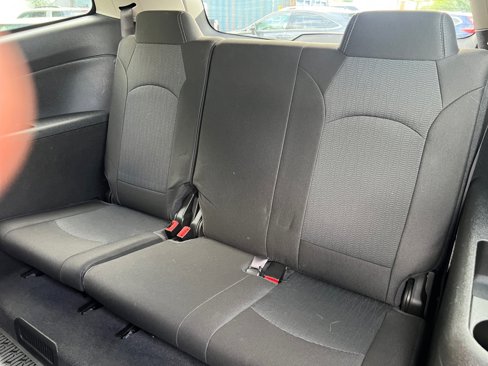 Used 2017 Chevrolet Traverse LT image 25