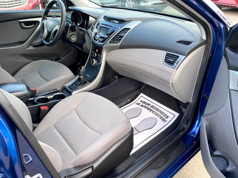 Used 2015 Hyundai Elantra SE w/ Option Group 02 image 12