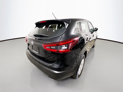 Used 2020 Nissan Rogue Sport S image 4