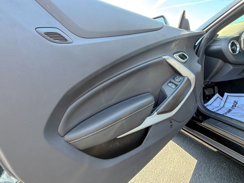 Used 2023 Chevrolet Camaro LT image 10