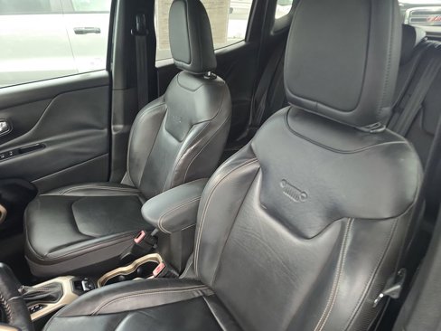 Used 2017 Jeep Renegade Limited image 21