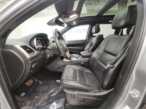 Used 2015 Jeep Grand Cherokee Limited w/ Luxury Group II image 11
