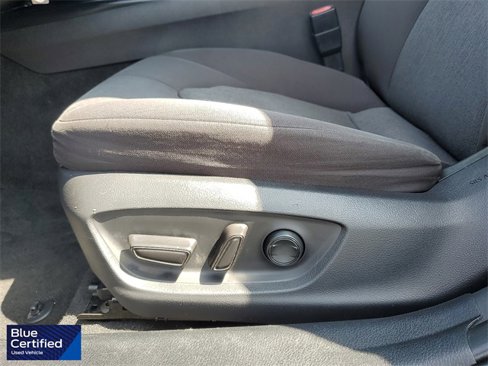 Used 2020 Toyota Camry LE image 14