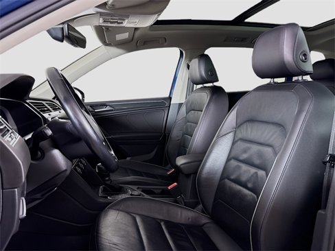 Used 2018 Volkswagen Tiguan SEL Premium image 21
