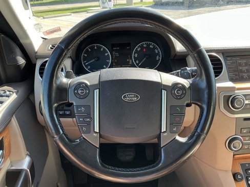 Used 2014 Land Rover LR4 HSE LUX image 16