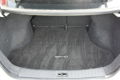 Used 2014 Nissan Sentra SR w/ SR Driver Package image 32