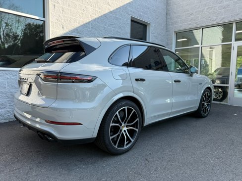 Used 2021 Porsche Cayenne Turbo S image 24