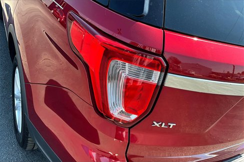 Used 2018 Ford Explorer XLT w/ Equipment Group 202A image 32
