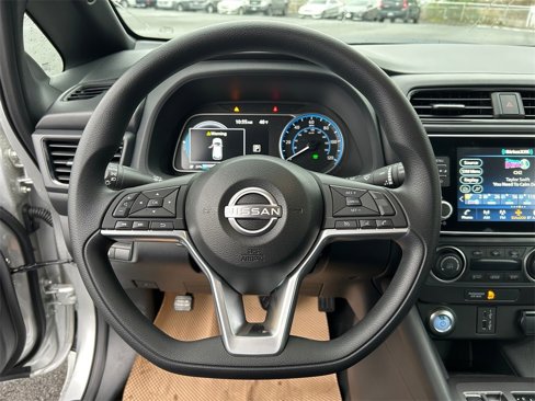 New 2025 Nissan Leaf S image 15