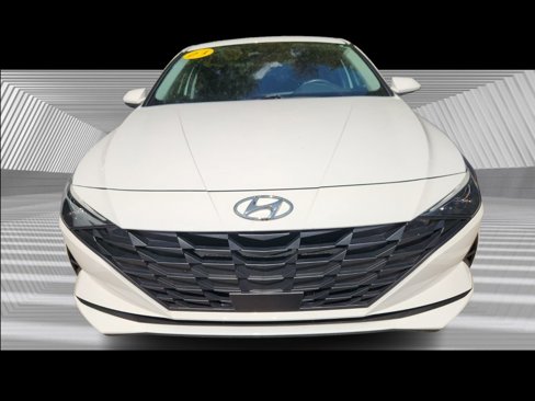 Used 2023 Hyundai Elantra SEL w/ Convenience Package image 2