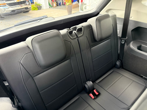 Used 2019 Volkswagen Tiguan SEL w/ 3rd Row Seat Package image 16
