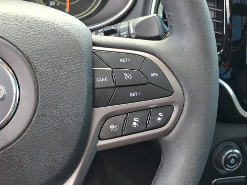 Used 2022 Jeep Cherokee Limited image 23