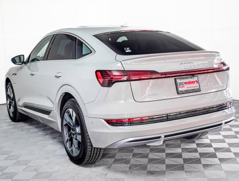 Used 2022 Audi e-tron Prestige w/ Prestige Package image 2