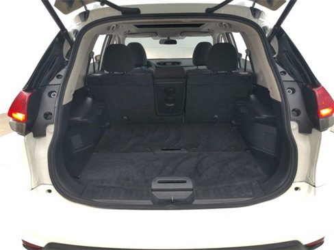 Used 2017 Nissan Rogue SV image 43