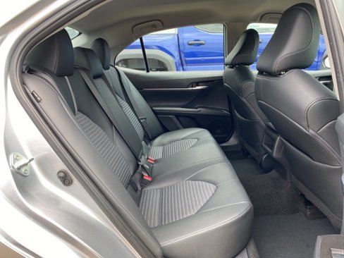 Used 2024 Toyota Camry SE image 17