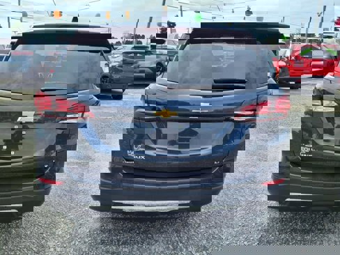 Used 2022 Chevrolet Equinox LT w/ Driver Convenience Package image 2
