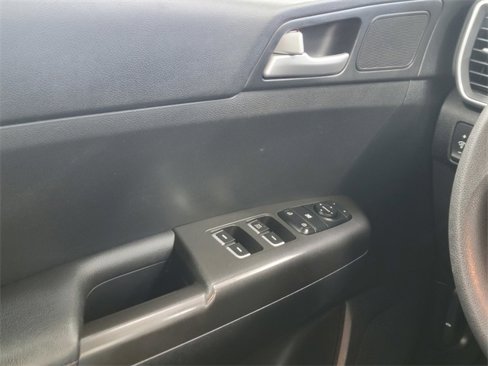 Used 2020 Kia Sportage LX image 33