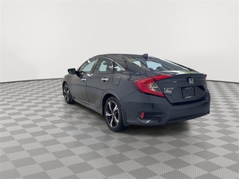 Used 2018 Honda Civic Touring image 8