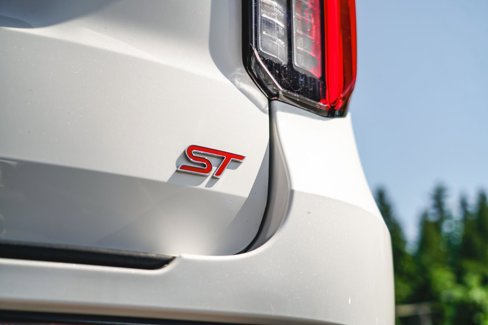 Used 2025 Ford Explorer ST image 4