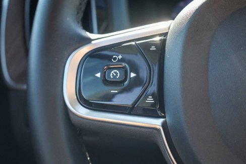 Used 2023 Volvo XC60 B6 Ultimate w/ Protection Package Premier image 40