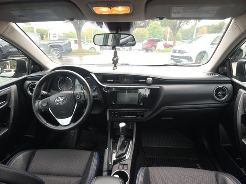 Used 2019 Toyota Corolla XSE image 8