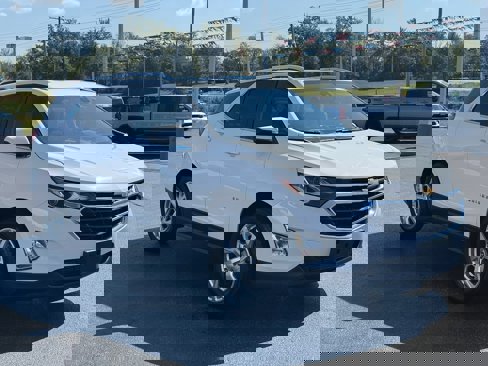 Used 2021 Chevrolet Equinox LT image 3