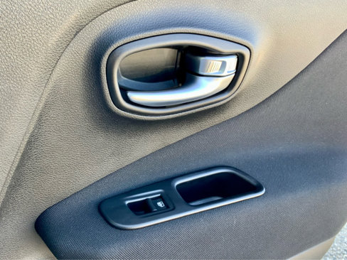 Used 2018 Jeep Renegade Sport w/ Power & Air Group image 52
