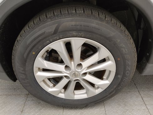 Used 2016 Nissan Rogue SV image 31