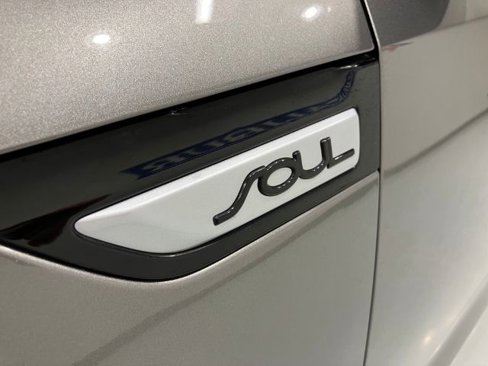 Used 2016 Kia Soul image 19